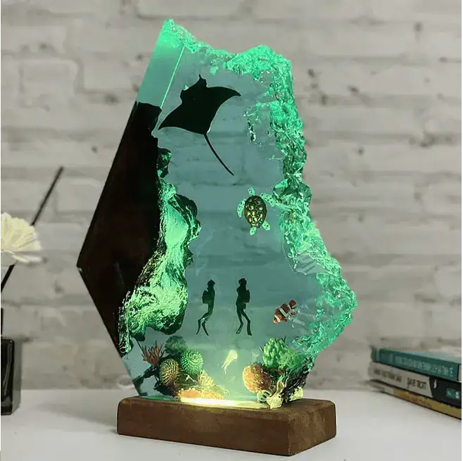 1730453334293.png Underwater Diver and Manta Ray Resin Night Light