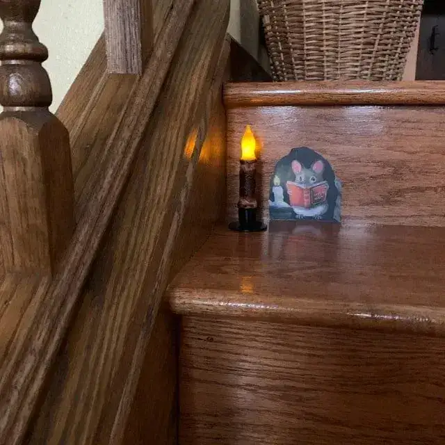 Cute mouse reading